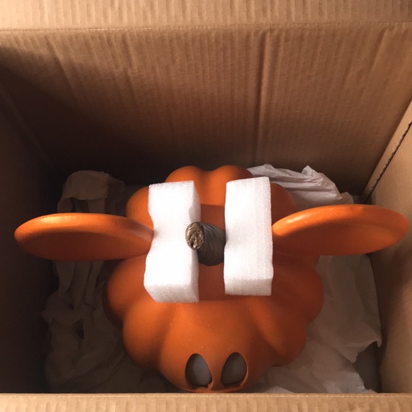 Pottery Barn Kids Magically Enchanting Disney Mickey Mouse Pumpkin Luminary - Picture 17 of 17